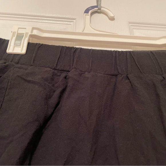 Linen Shorts with Stretch Waistband - Picture 3 of 6